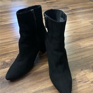 Aquatalia Elegant Black Suede Heeled Boots